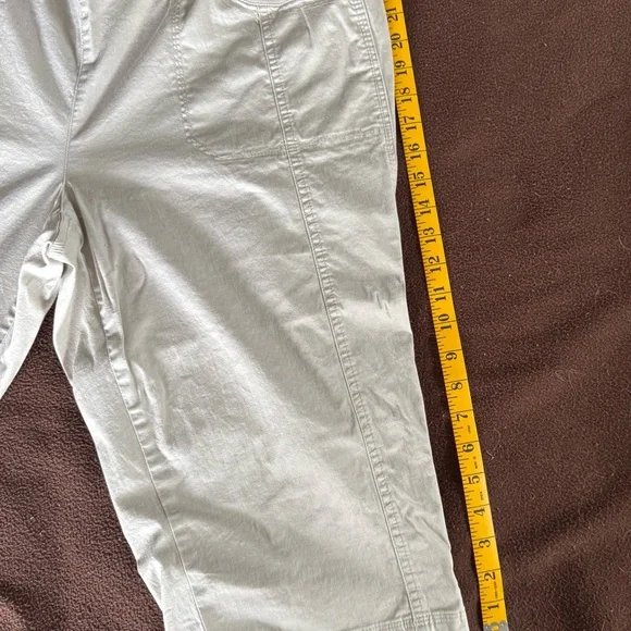 Casual Khaki Christopher & Banks Capris - Picture 7 of 9